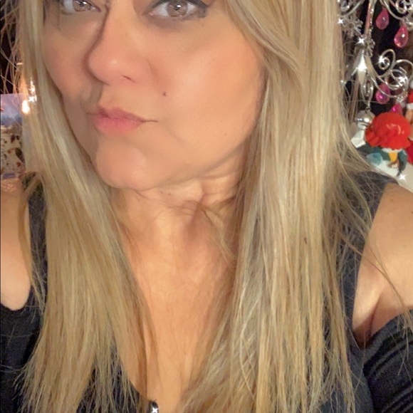 Meet your Posher, Nelda - Picture 2 of 11